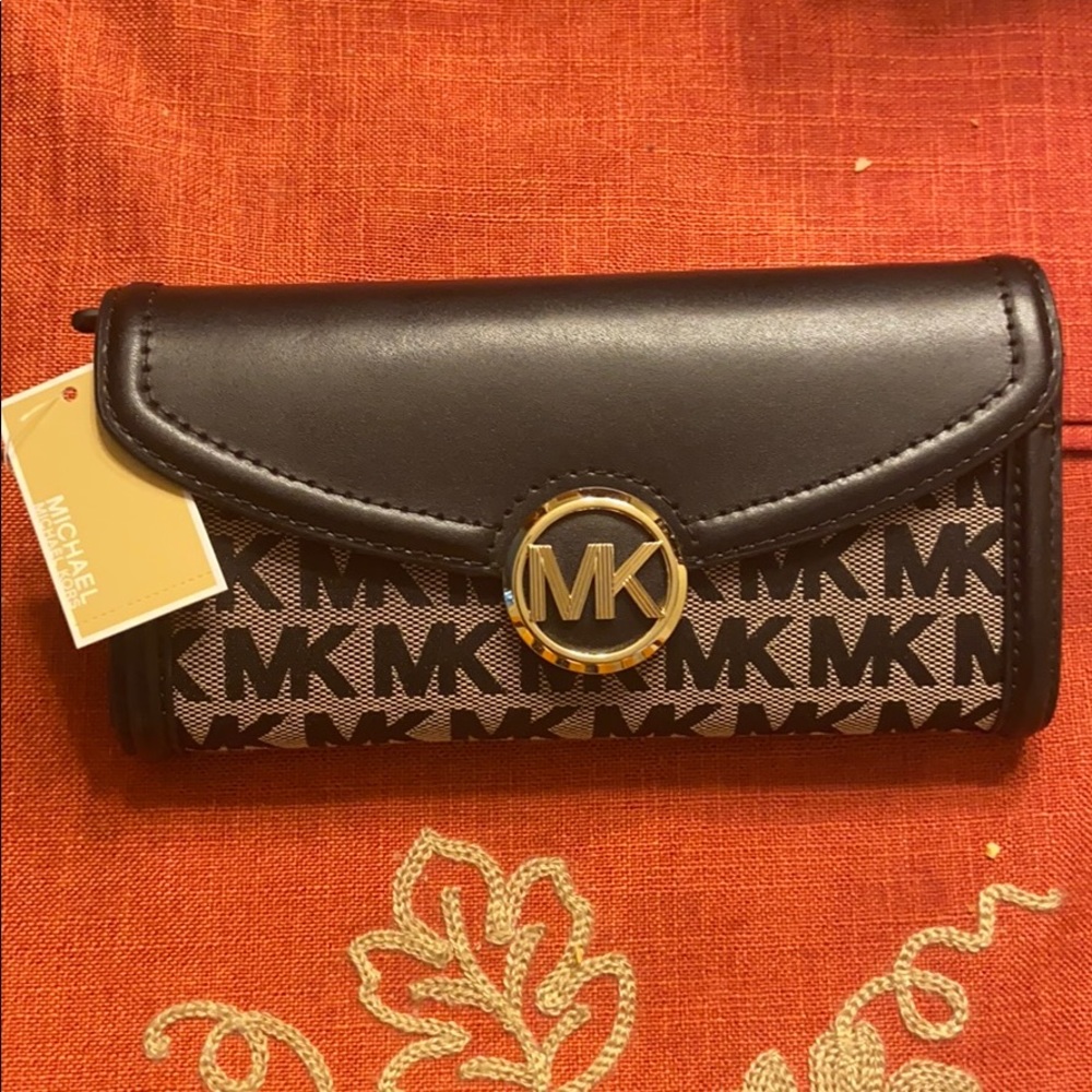 NWT Michael Kors Wallet
